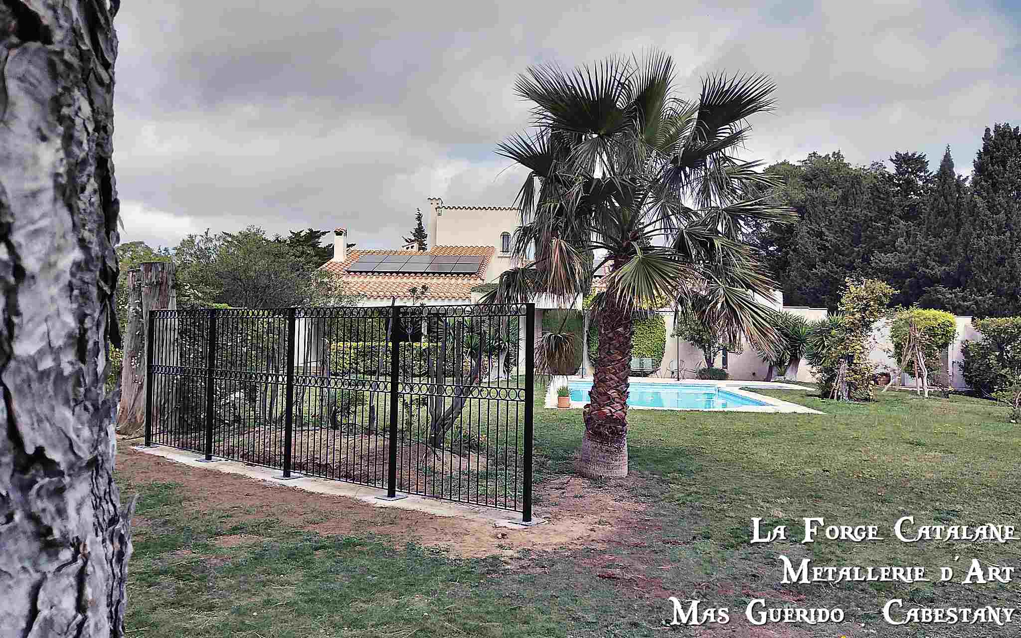 cloture barreaudages droit avec frise motif rond forge catalane (2).jpg